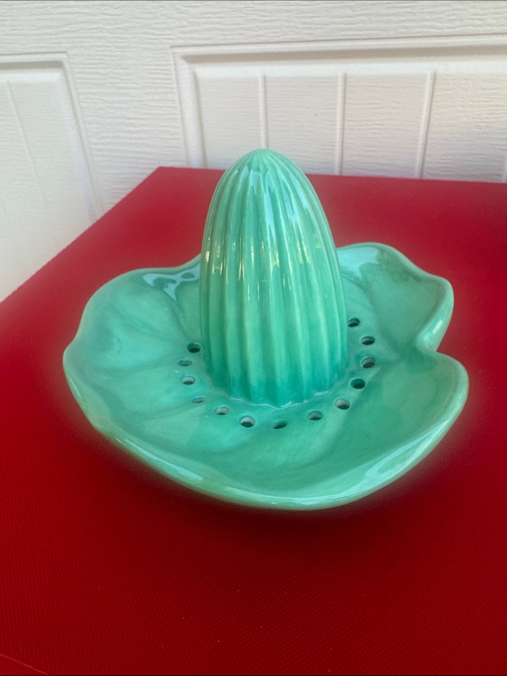 Vintage aqua/teal Ceramic Citrus Juicer with cactus/lily pad design 5x5x5